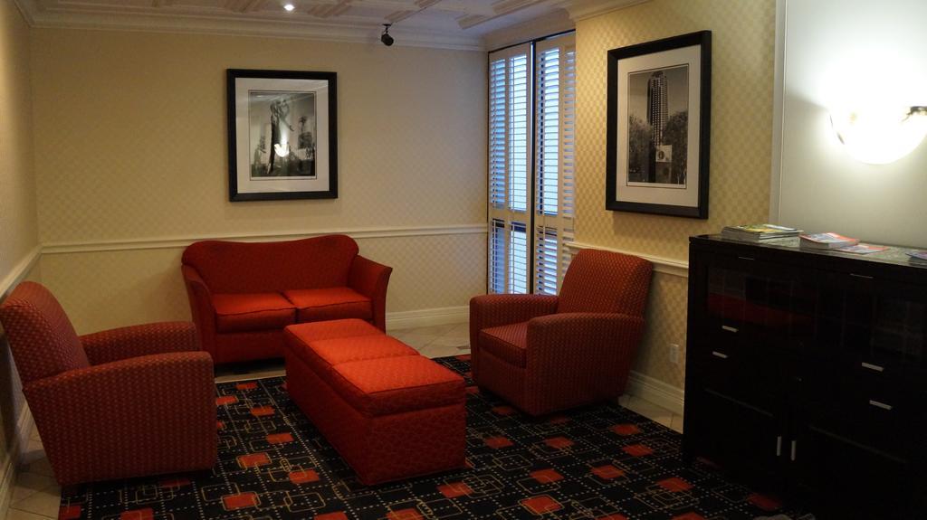 Love Field Hotel & Suites Dallas Exterior foto